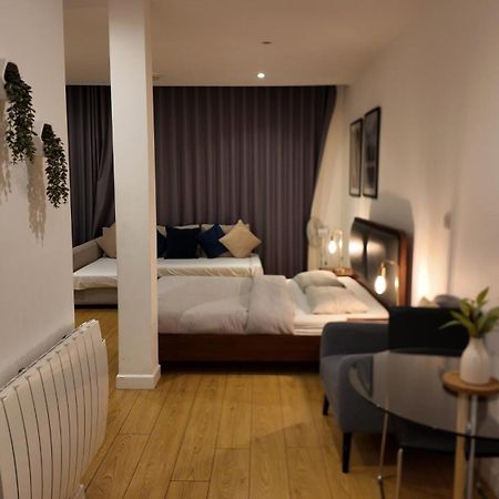 Sleep6 In Leicester Square, Soho Vr7 London Exteriör bild